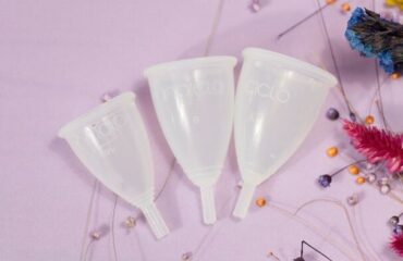 copa menstrual de tres distintos tamaños